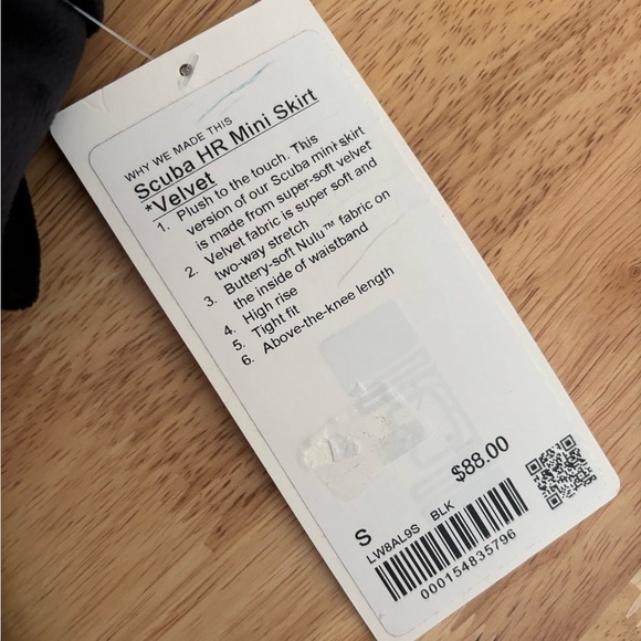 Lululemon | Women's Scuba High-Rise Velvet Mini Skirt Black Size Small NWT - Picture 7 of 8